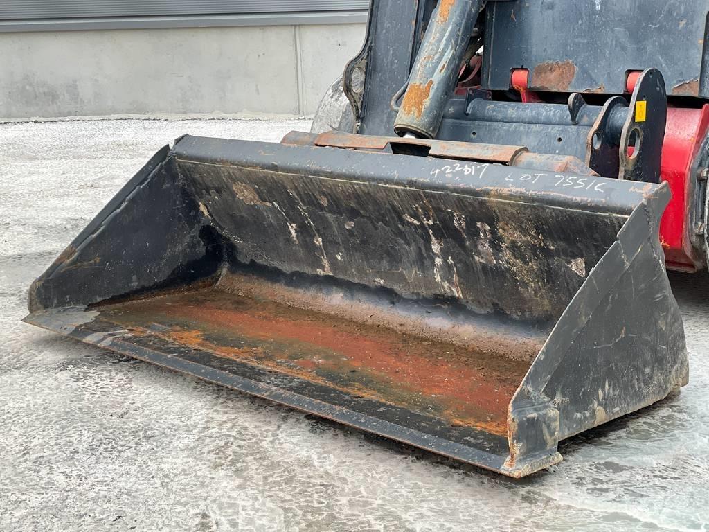 JCB R260 スキッドステアローダー