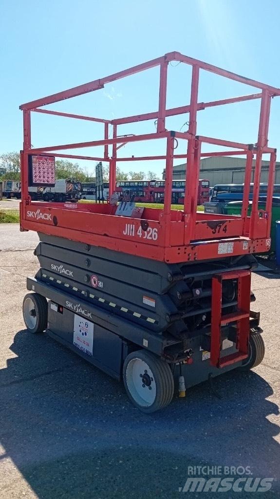 SkyJack SJ4626 シザースリフト