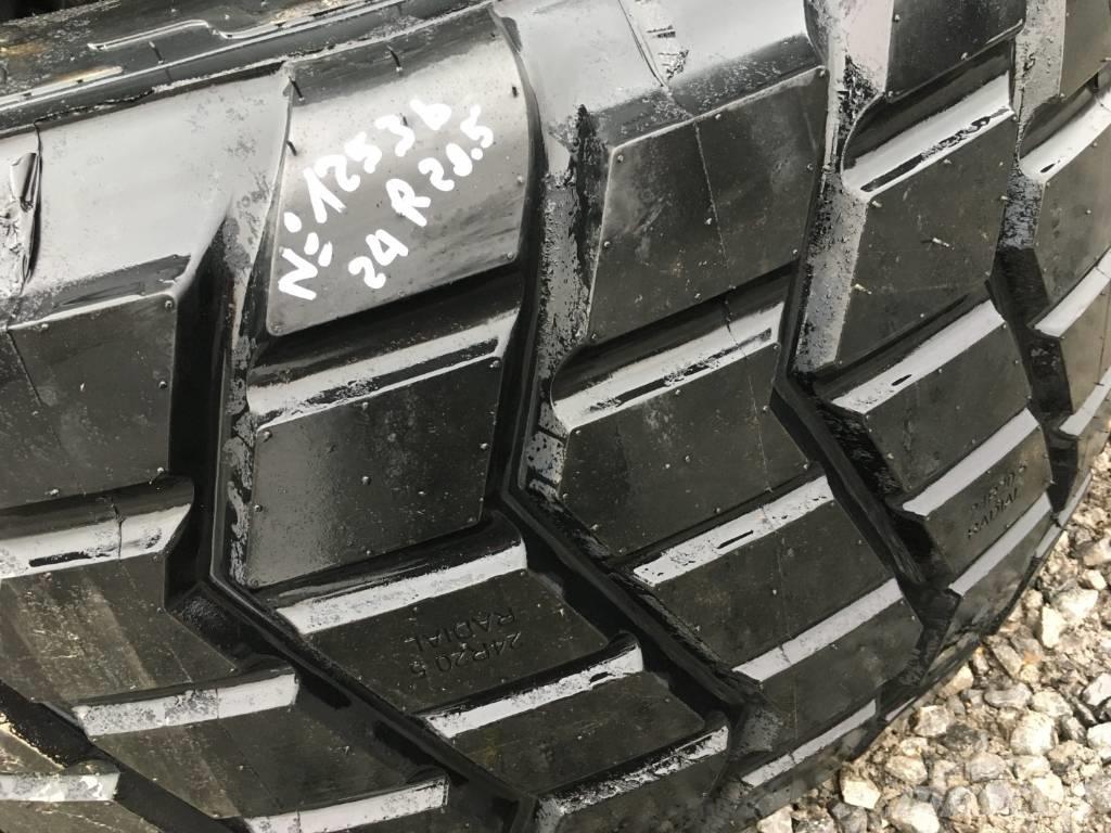  MAGNA TYRES 24R20.5 タイヤ、ホイル、リム