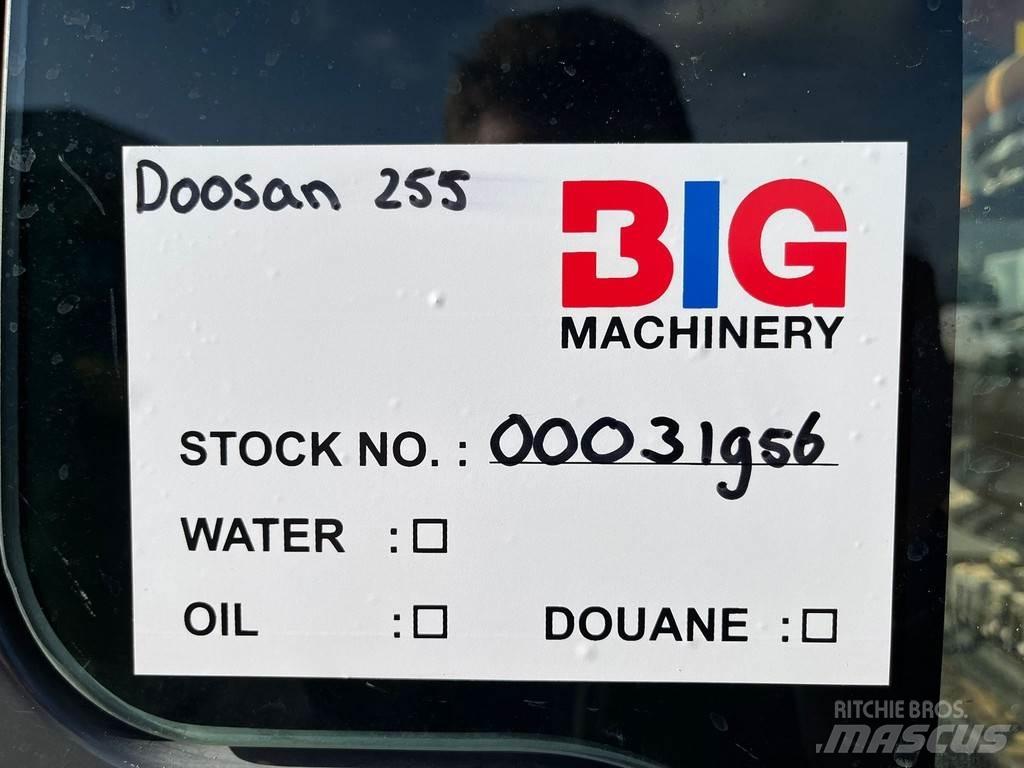 Doosan DX255LC-3 大型油圧ショベル12t以上（パワーショベル・ユンボ）