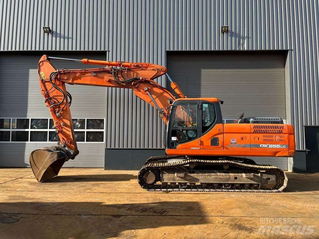 Doosan DX255LC-3 大型油圧ショベル12t以上（パワーショベル・ユンボ）