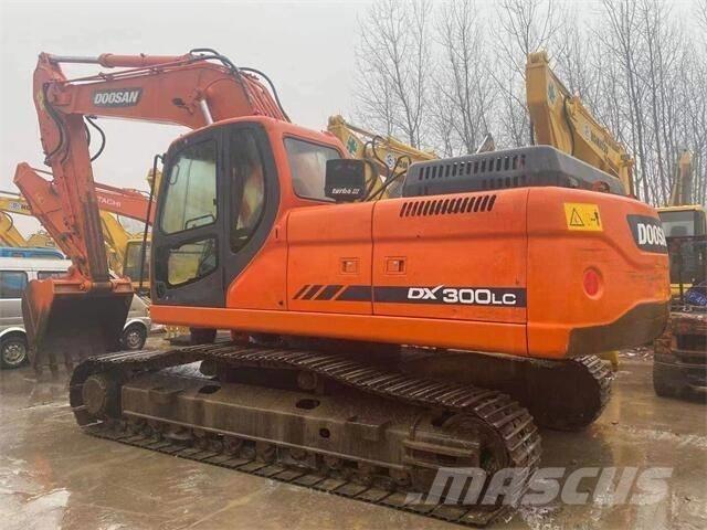 Doosan DX300 大型油圧ショベル12t以上（パワーショベル・ユンボ）