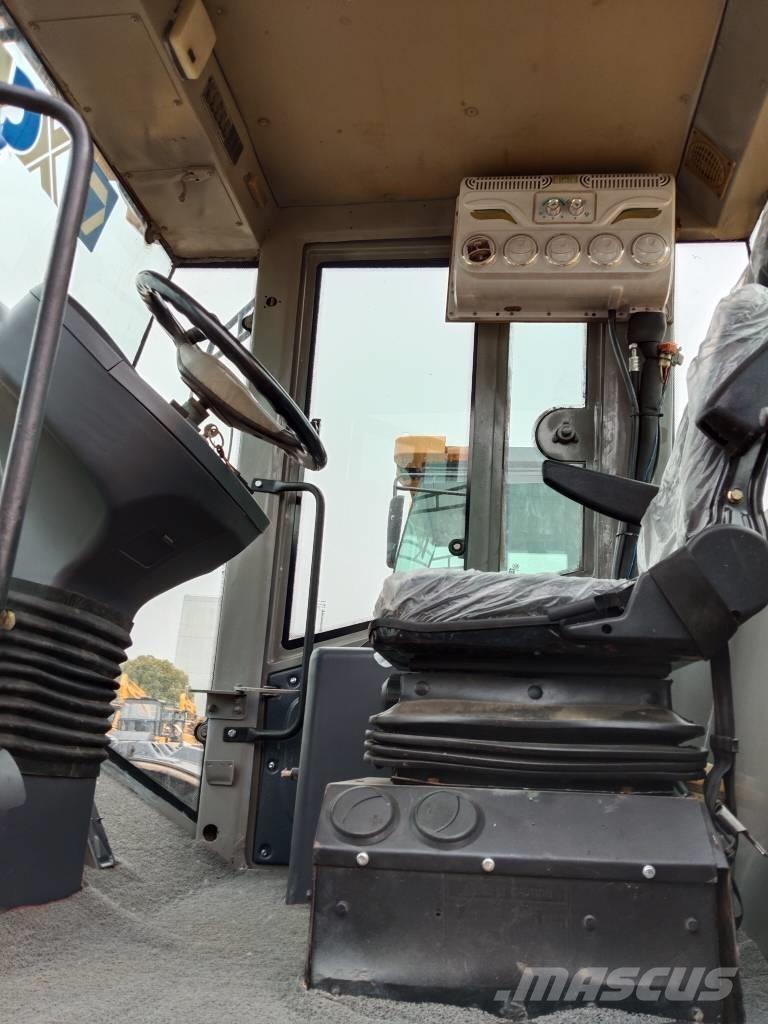 XCMG XS 203 J 振動ローラ