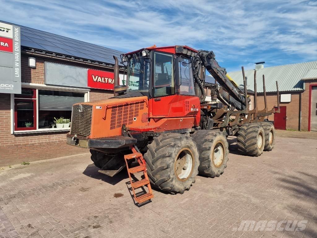 Valmet 840.4 フォワーダー