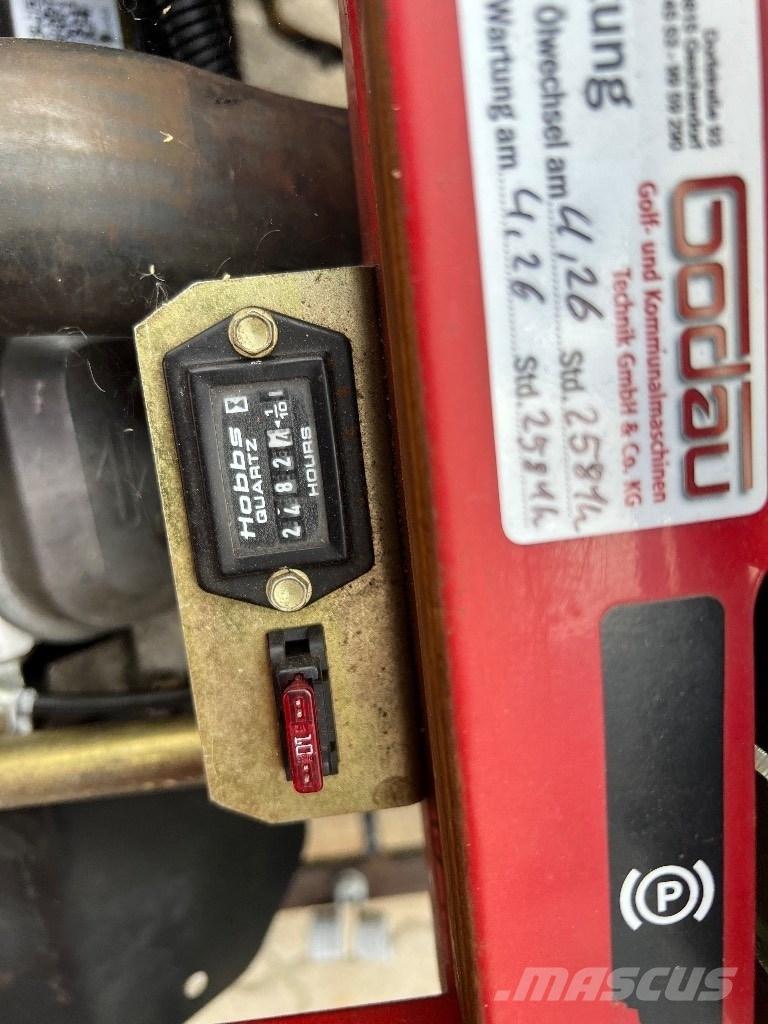 Toro SandPro5020 バンカーレーキ