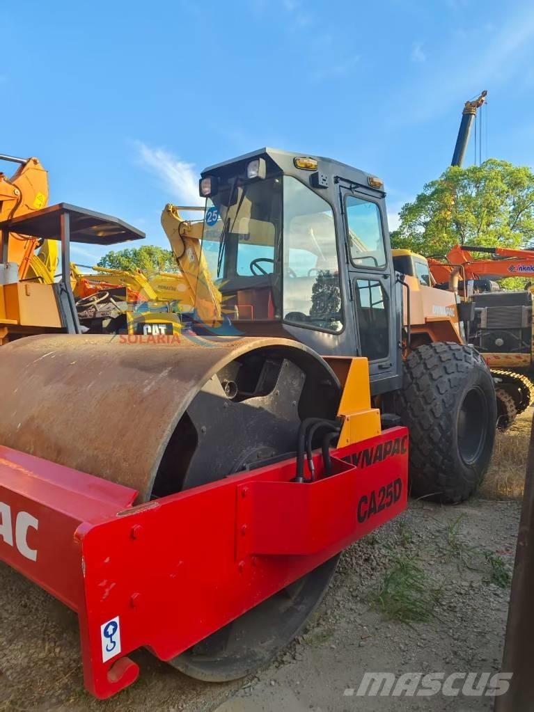 Dynapac CA 25 D 振動ローラ