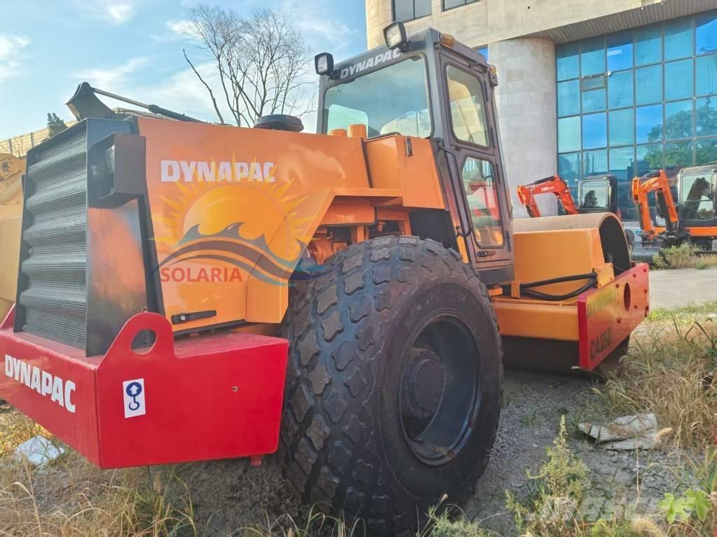 Dynapac CA 25 D 振動ローラ