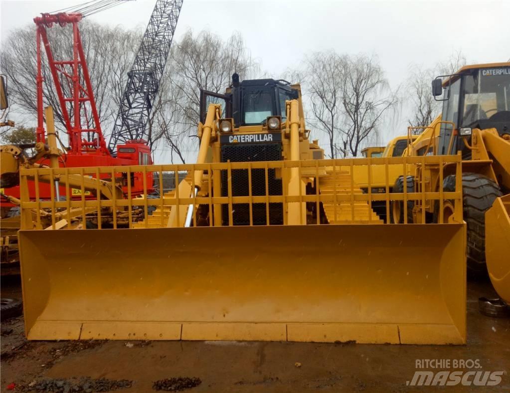 CAT D 7 R ブルドーザー