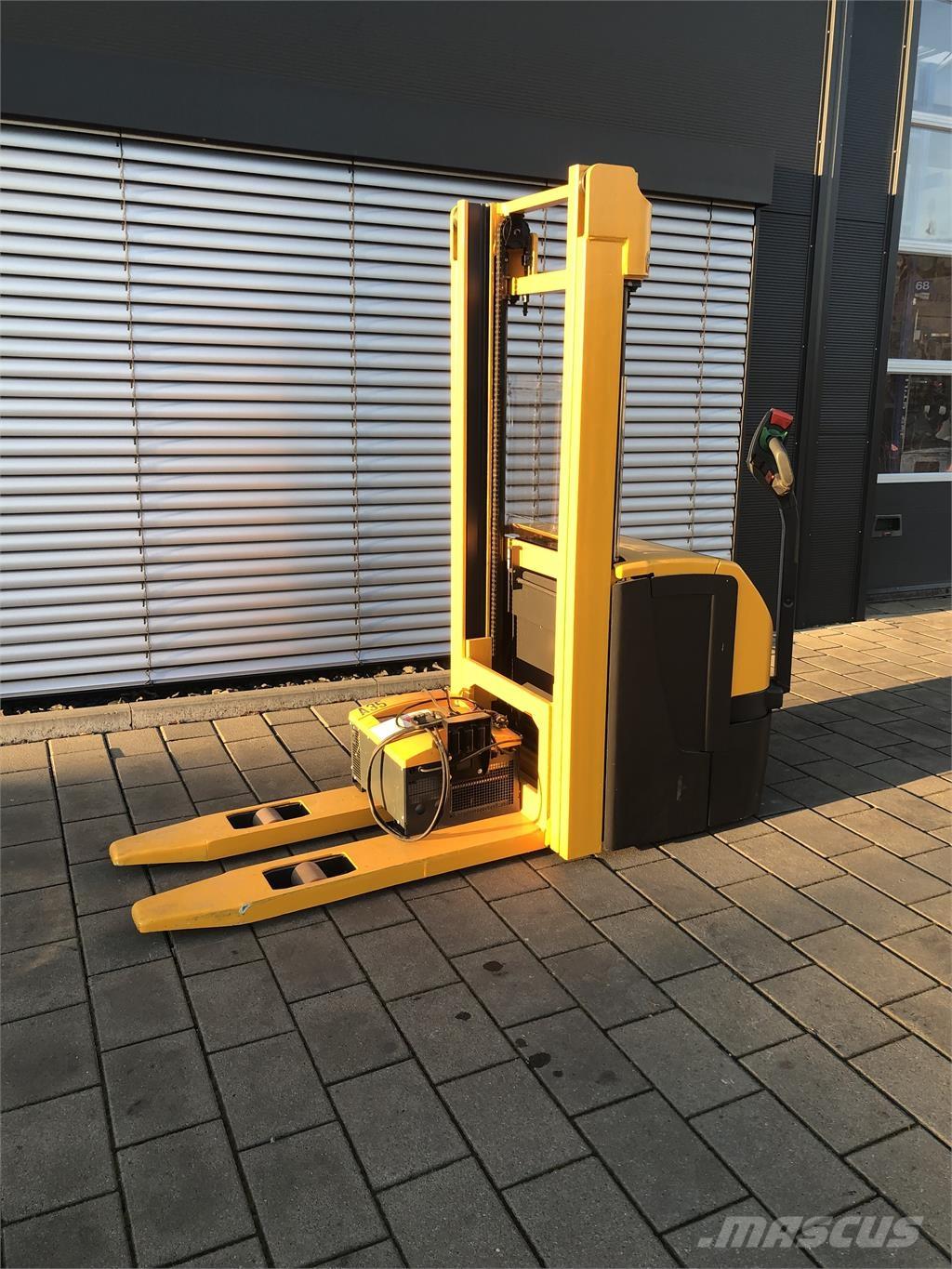 Jungheinrich WP16 自走式スタッカー