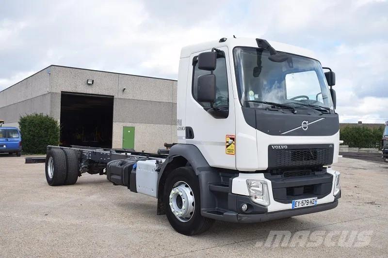 Volvo FL280 キャブ付きシャーシ
