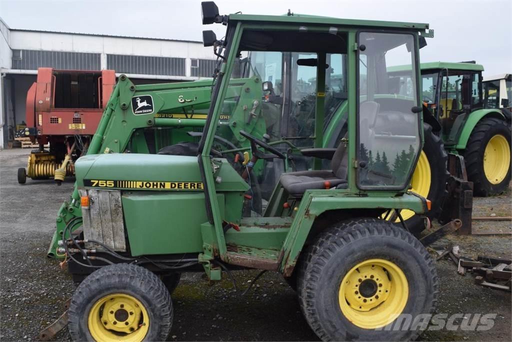 John Deere 755 トラクター
