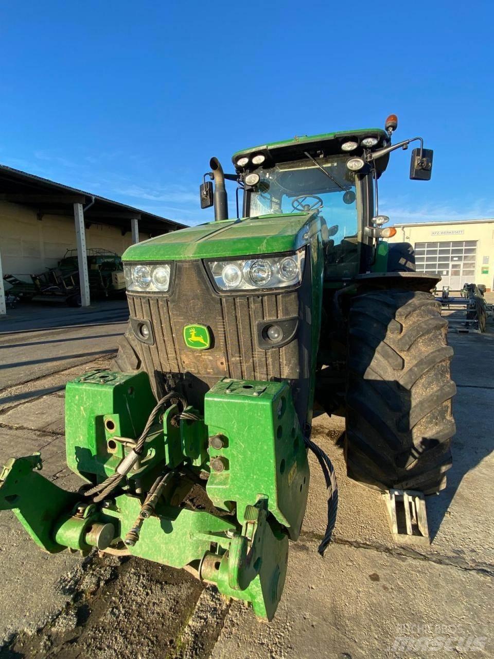 John Deere 8345 R トラクター