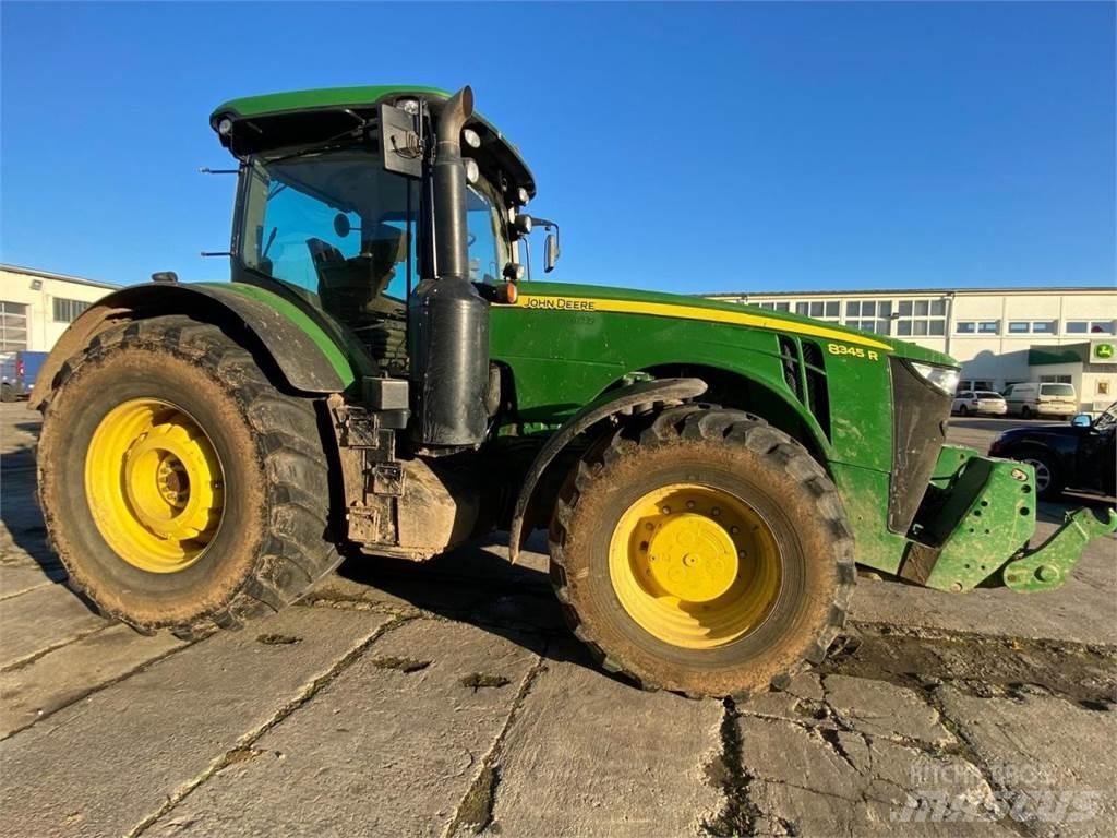 John Deere 8345 R トラクター