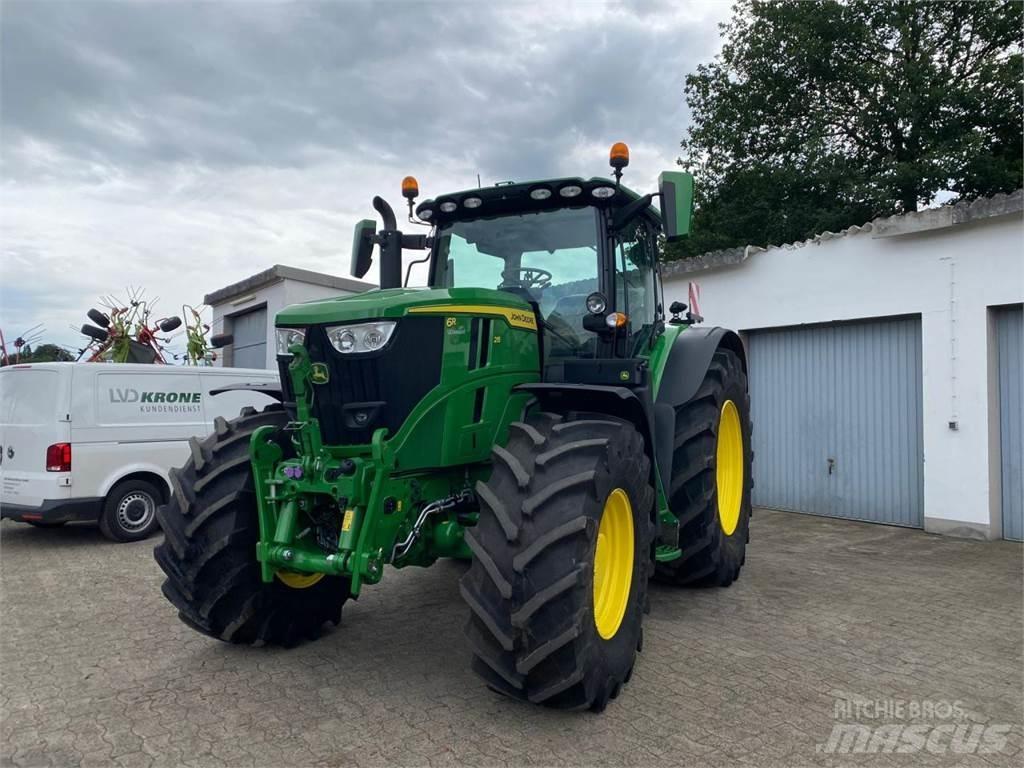John Deere 6R 215 トラクター