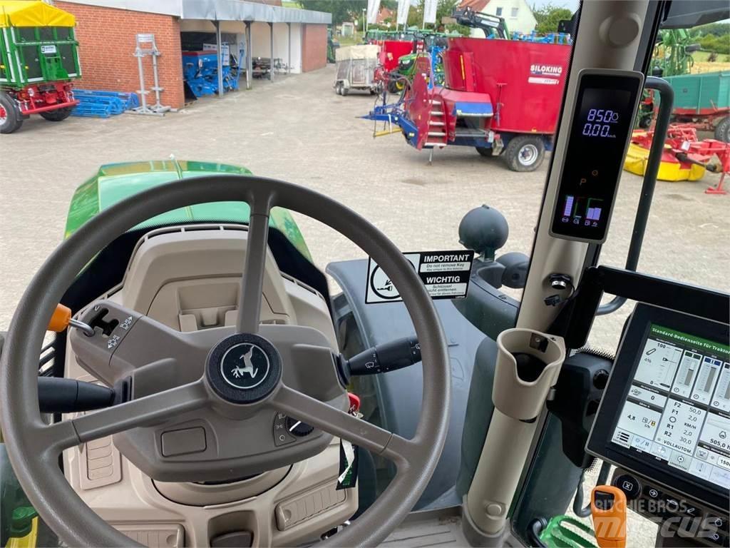 John Deere 6R 215 トラクター