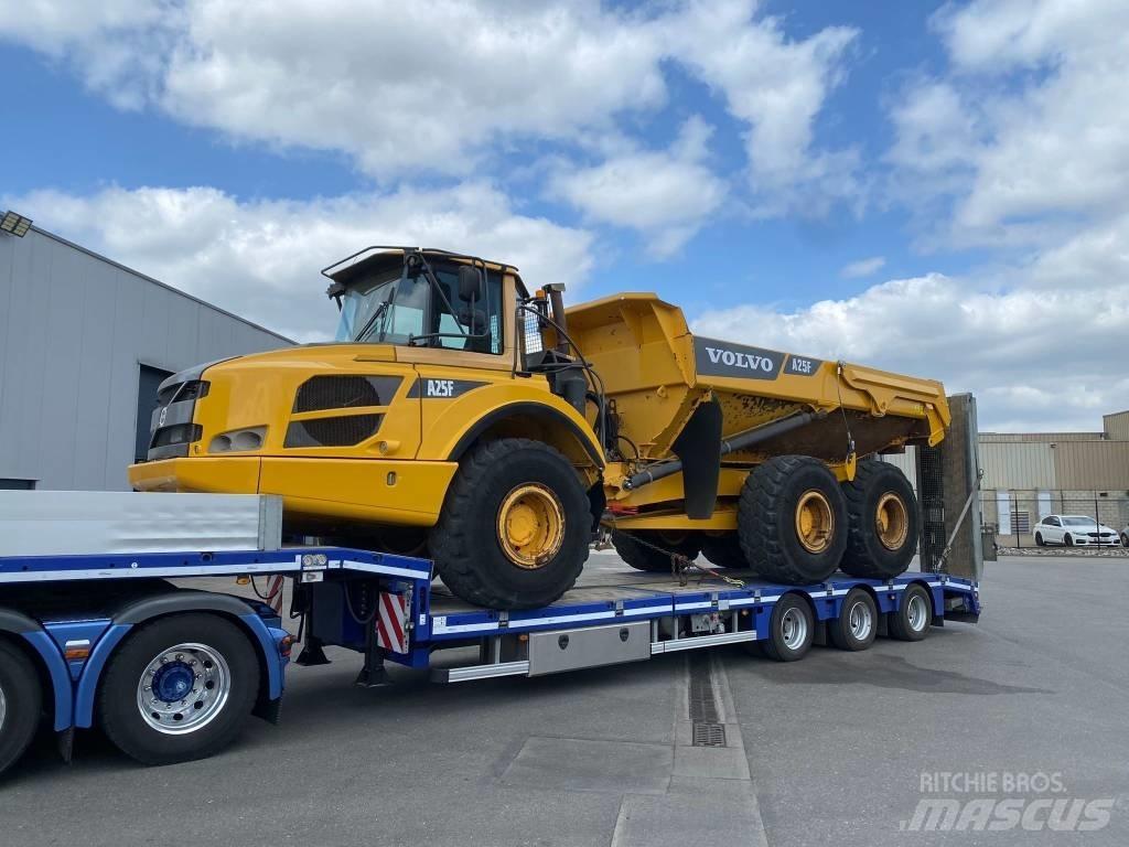 Volvo A 25 F アーティキュレート式ダンプトラック