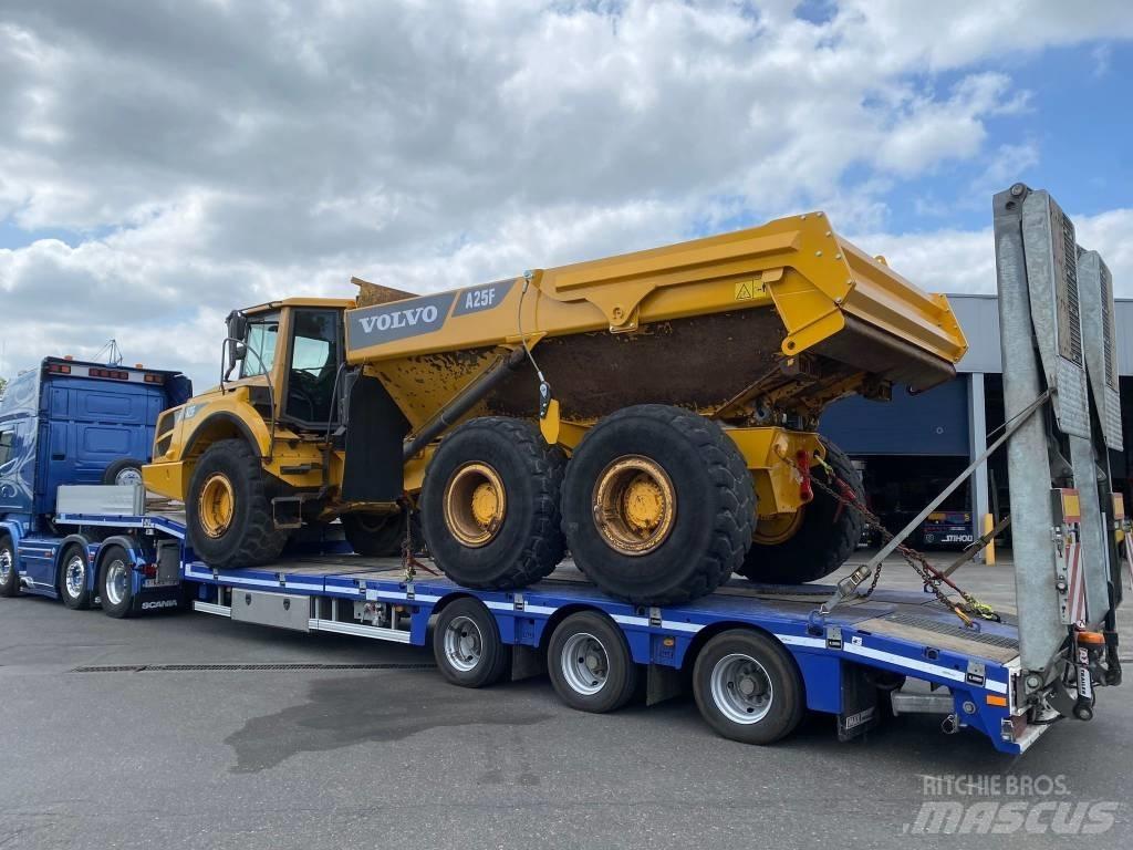 Volvo A 25 F アーティキュレート式ダンプトラック