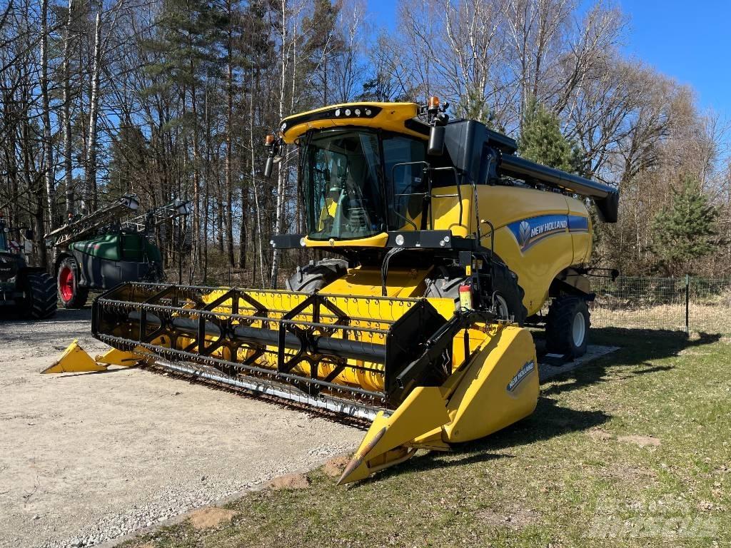 New Holland CX 6.80 コンバイン