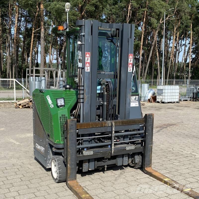 Combilift CB 2500 全方向リーチ型フォークリフト