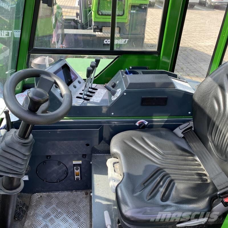 Combilift CB 2500 全方向リーチ型フォークリフト