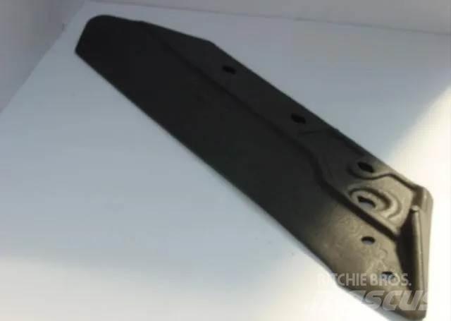 Kuhn Plowshares シャーシ及びサスペンション
