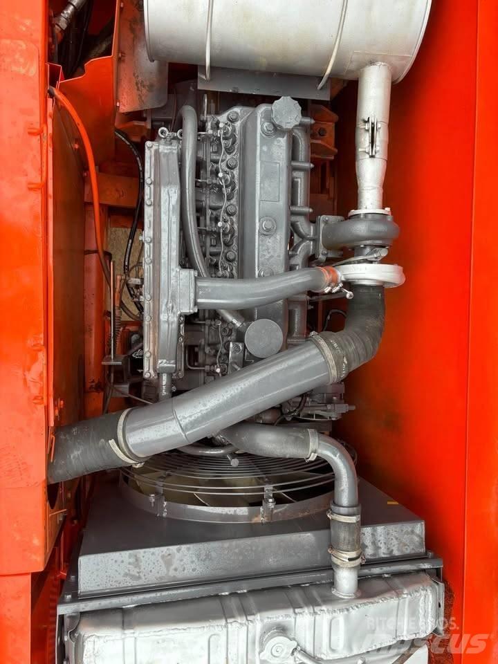 Doosan DX 225 LCA 大型油圧ショベル12t以上（パワーショベル・ユンボ）