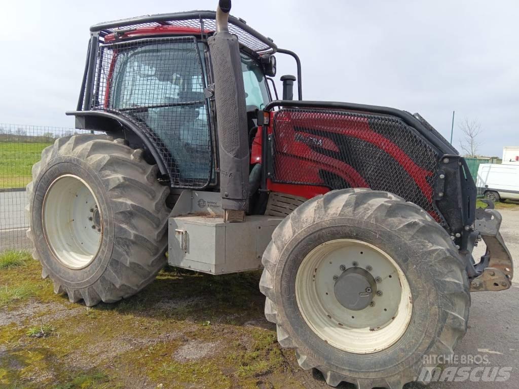 Valtra T 234 Direct 林業トラクター