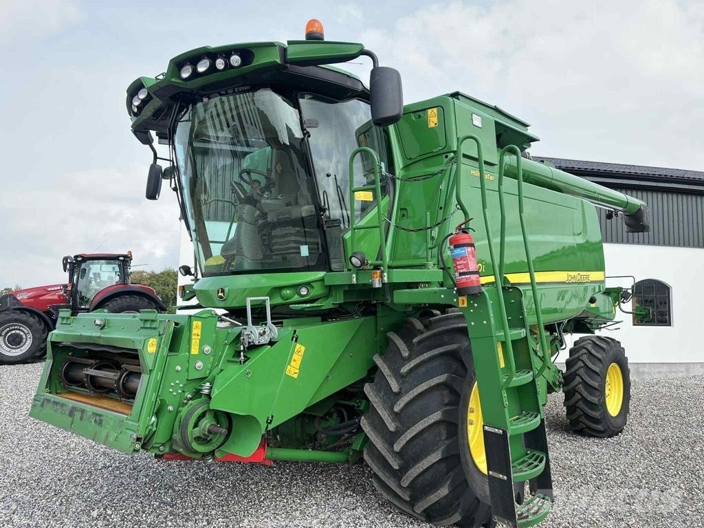 John Deere T 670 i コンバイン