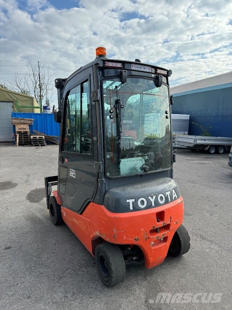 Toyota 8FBM20T バッテリーフォークリフト