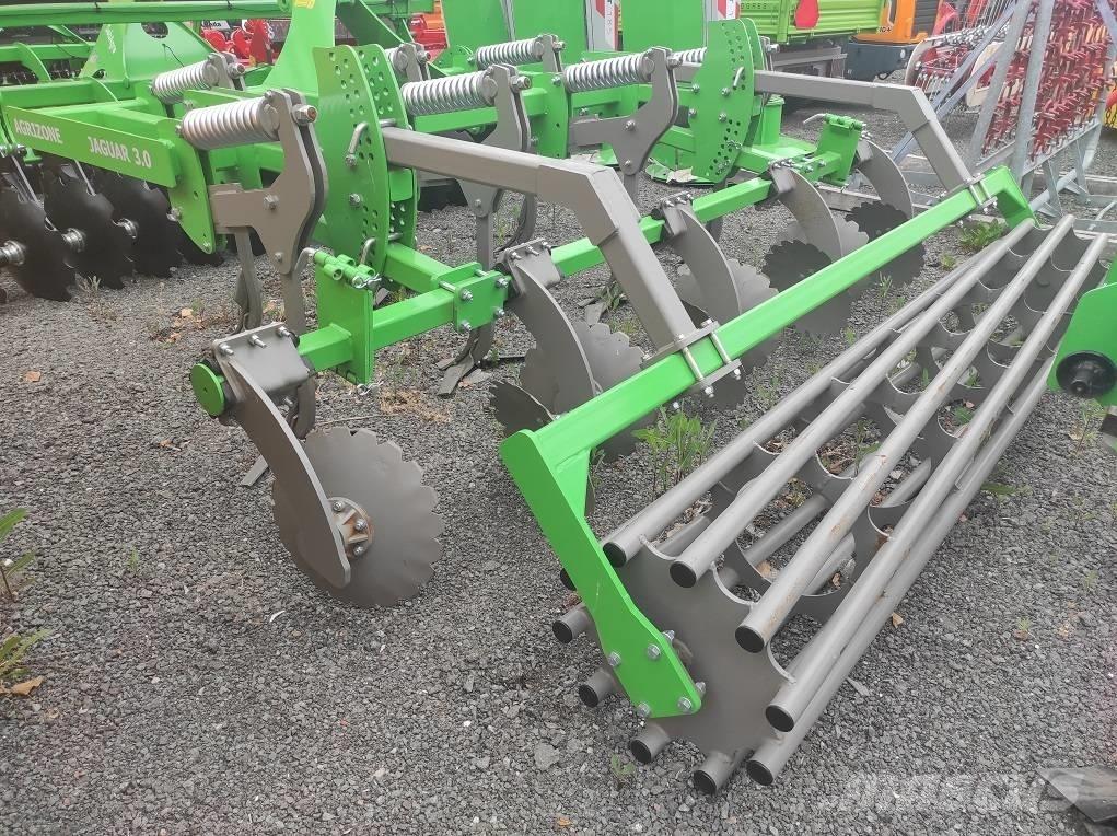 Agrizone Jaguar 3.0 一行の作物栽培
