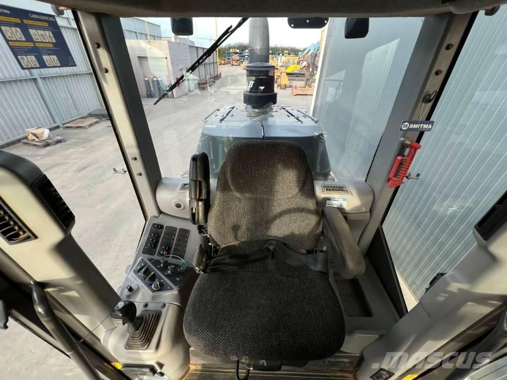 Volvo G930B モーターグレーダー
