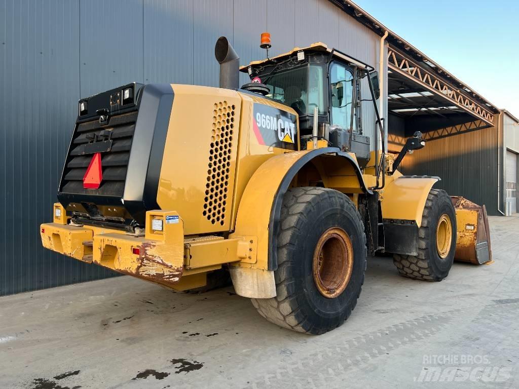 CAT 966M ホイールローダー・タイヤショベル