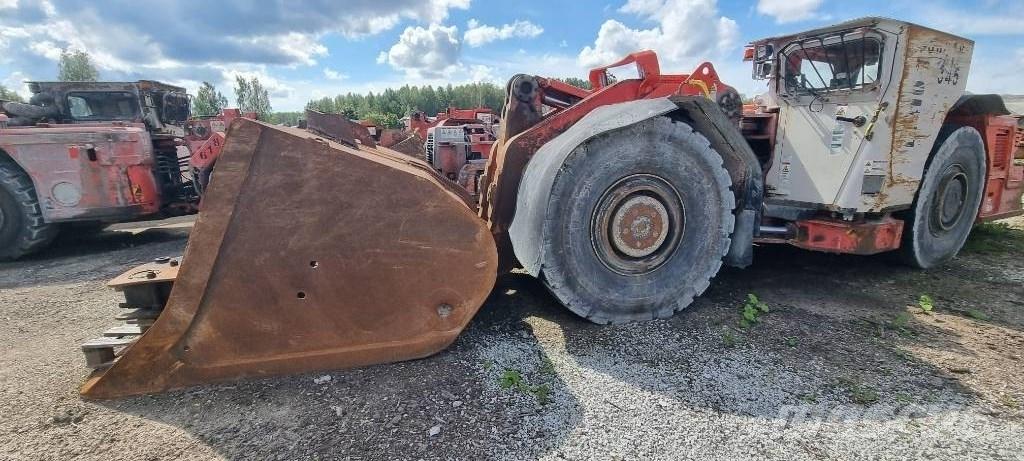 Sandvik LH 410 地下ローダー