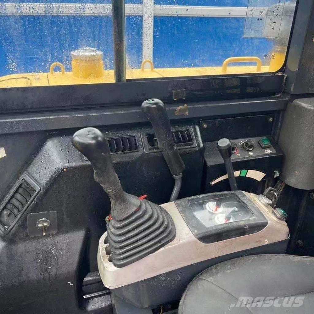 Komatsu PC56-7 ミニ油圧ショベル 7t以下（ミニユンボ・ミニディガー）