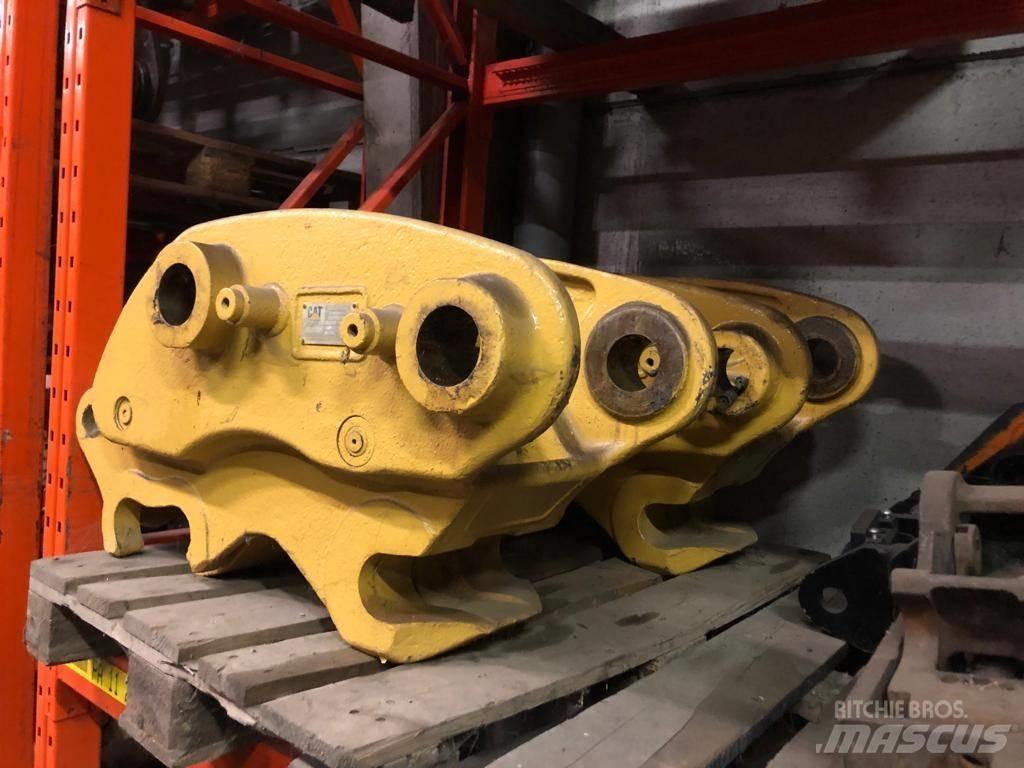 CAT 318 quick Hitch その他部品