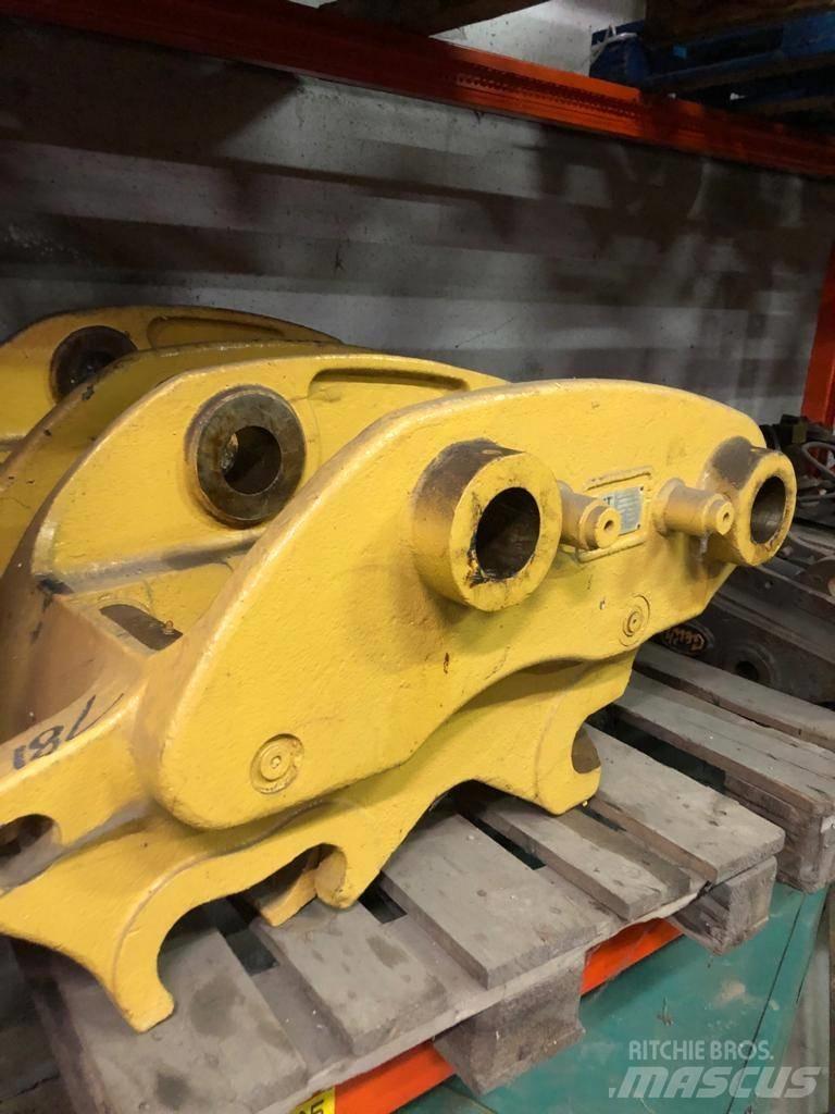 CAT 318 quick Hitch その他部品