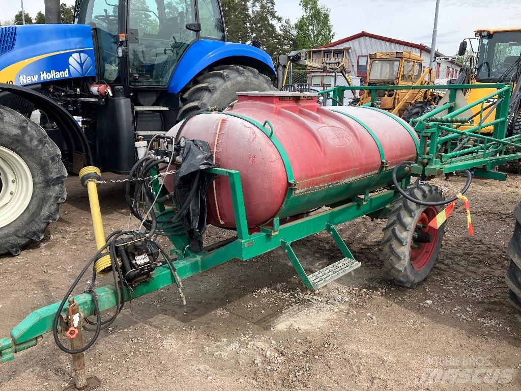 Moteska 16m 牽引型スプレイヤー