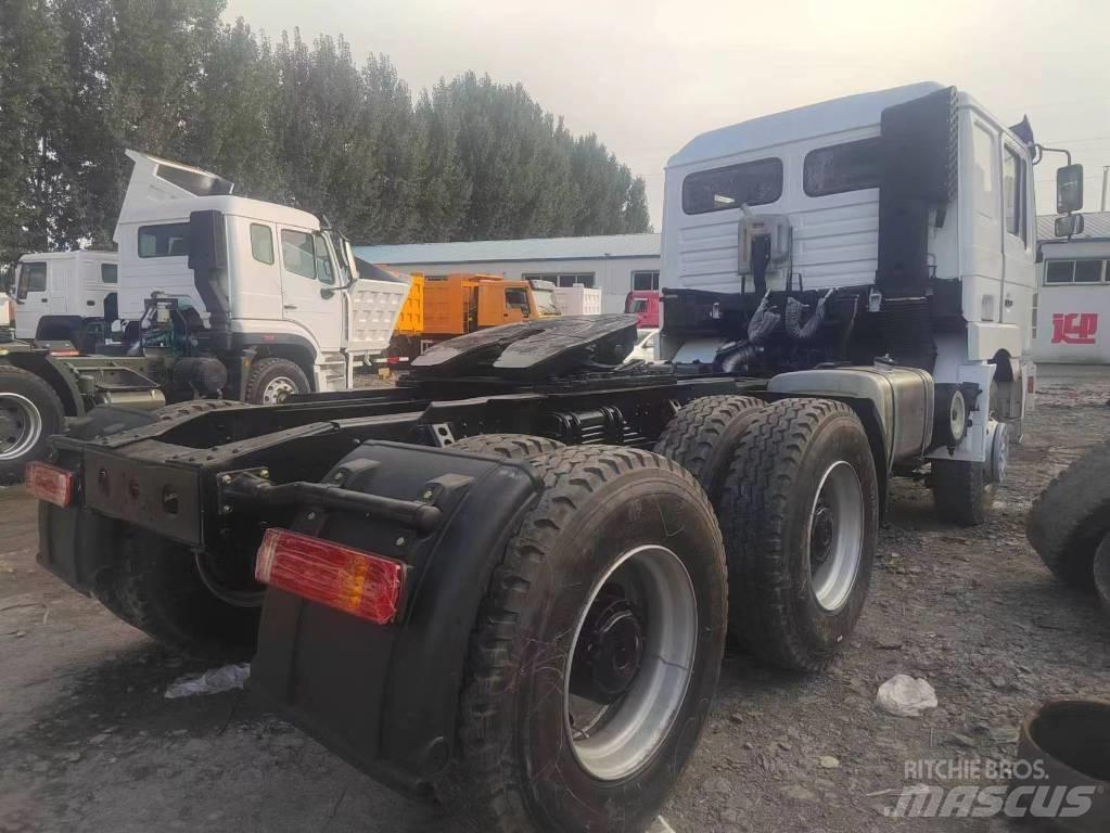 Shacman F3000 6X4 中古トラクターヘッド | トレーラーヘッド