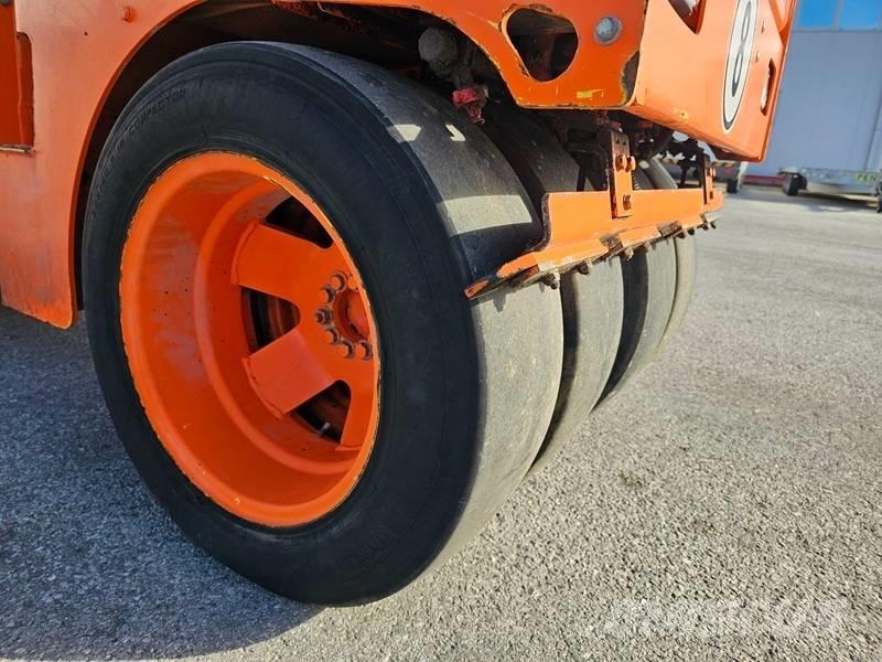 Bomag BW 100 AC-4 コンバインドローラ