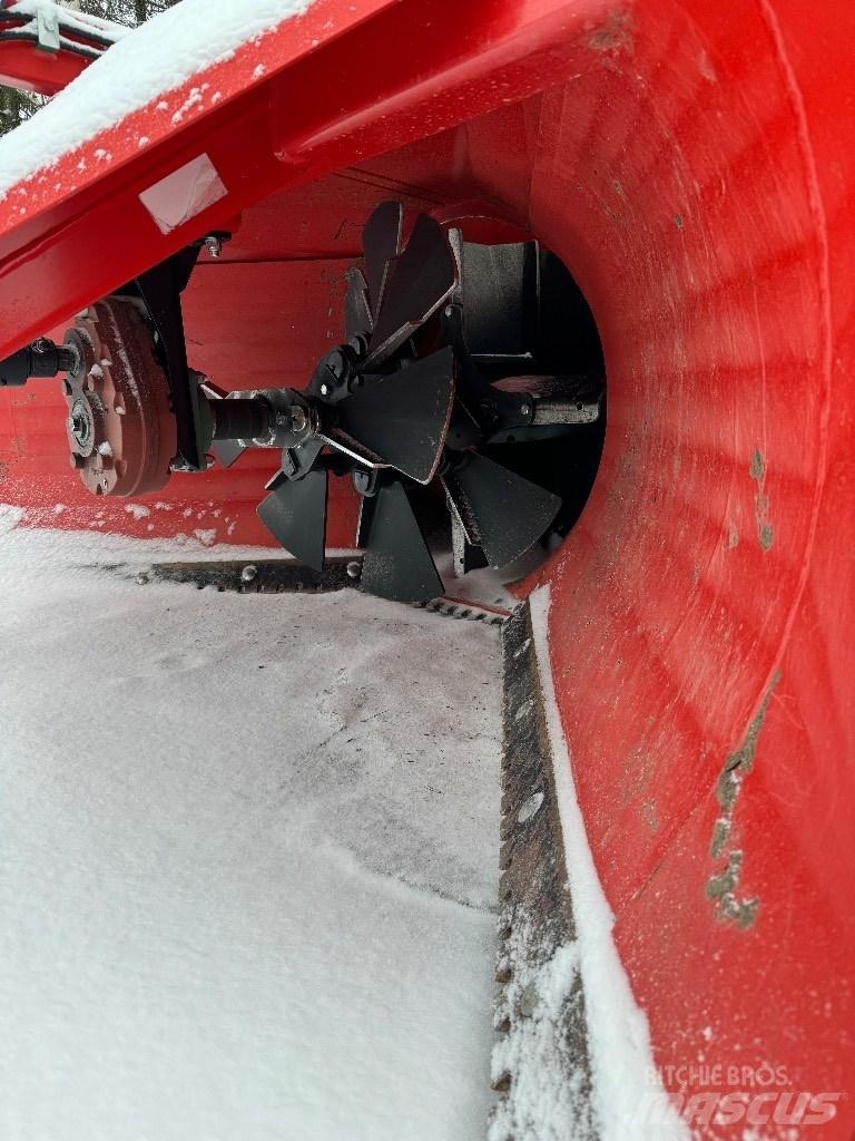 Varila Steel TR 270 除雪機