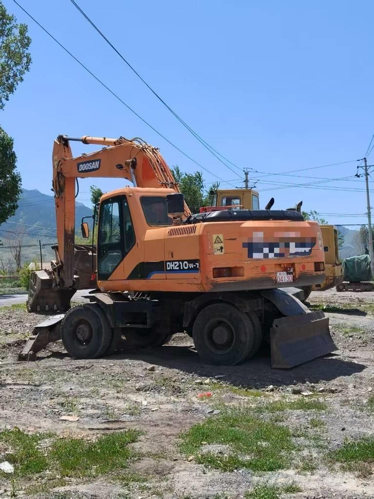 Doosan DH210W-7 ホイール式油圧ショベル（パワーショベル・ユンボ・バックホー）