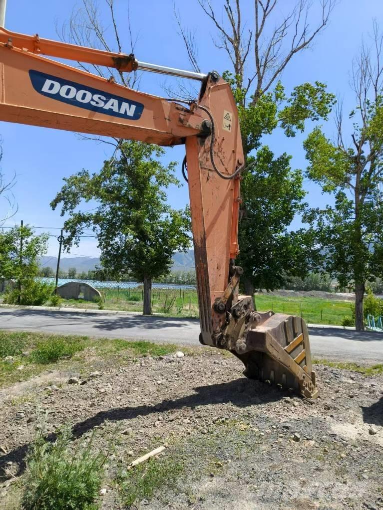 Doosan DH210W-7 ホイール式油圧ショベル（パワーショベル・ユンボ・バックホー）