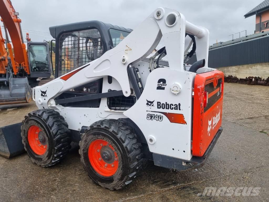 Bobcat S740 スキッドステアローダー