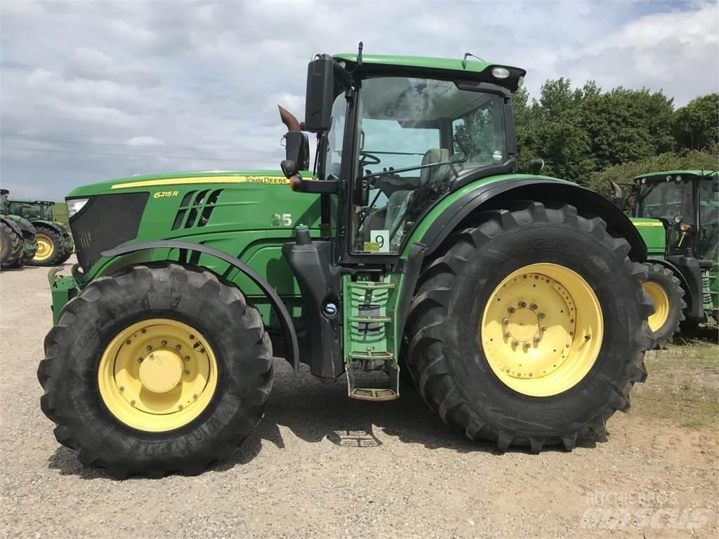 John Deere 6215R トラクター