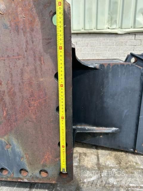 Hitachi Steunpoten シャーシ及びサスペンション