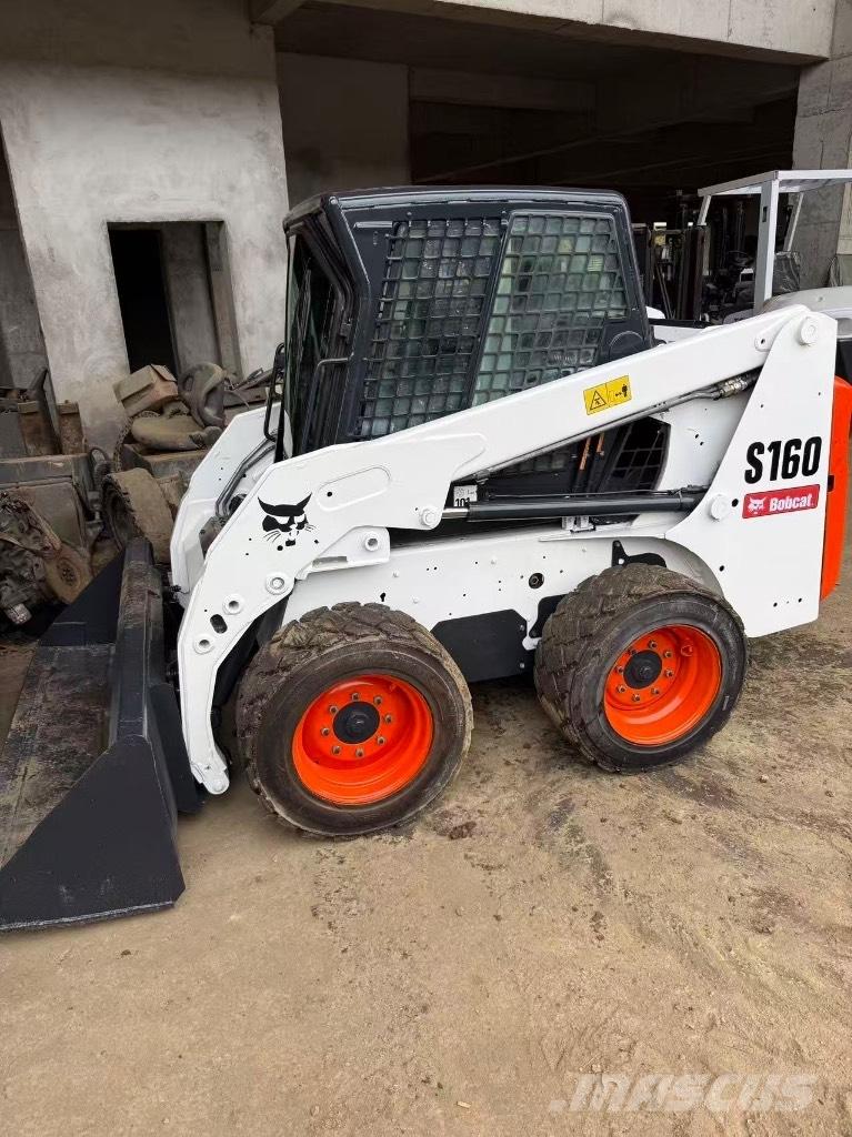 Bobcat S 160 スキッドステアローダー