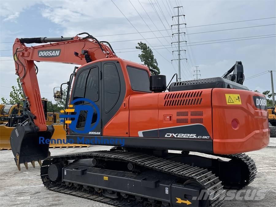 Doosan DX 225 LC-9C 大型油圧ショベル12t以上（パワーショベル・ユンボ）