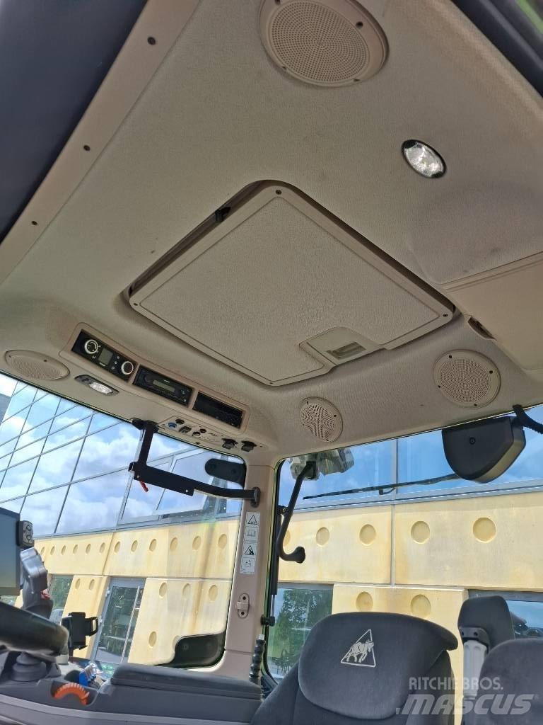 Fendt 724 Profi Plus トラクター