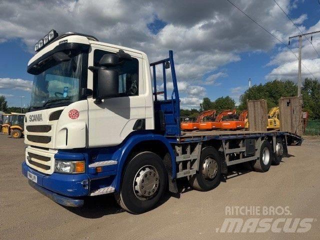 Scania P 370 平ボディー／ウインチトラック