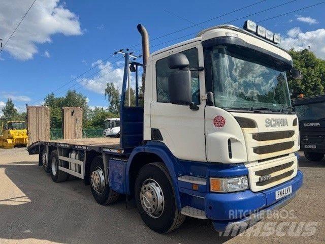 Scania P 370 平ボディー／ウインチトラック